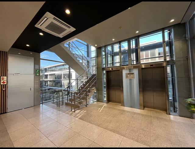 5,141M² OFFICE TO LET IN WOODSTOCK